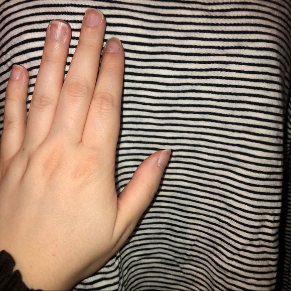 GAP Top - Picture 3 of 4